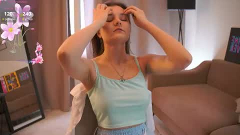 Hi my name is Sari nice to see you in my Room online show from 06/15/26, 04:04
