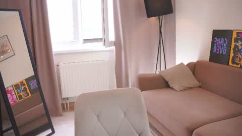 Hi my name is Sari nice to see you in my Room online show from 07/30/26, 04:11