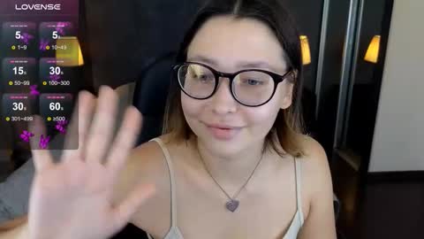 Snapshot of demi_loran chatting on 09/19/25, 05:31 DEMI online show from 09/19/25, 05:31