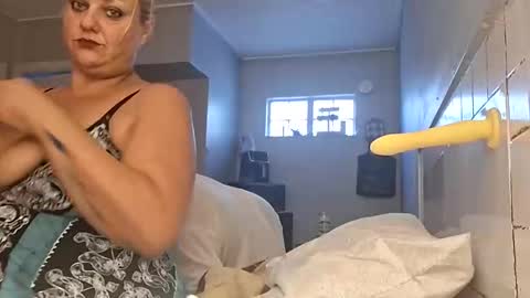 Snapshot of demigodsbanks chatting on 11/25/25, 12:16 Aries Anastasia online show from 11/25/25, 12:16