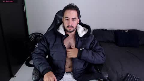 Snapshot of demon_salvatoree chatting on 09/20/25, 05:03 Demon Salvatore online show from 09/20/25, 05:03