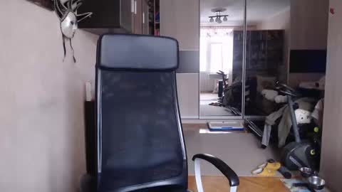 Snapshot of den_lover1 chatting on 12/12/24, 10:56 Den online show from 12/12/24, 10:56