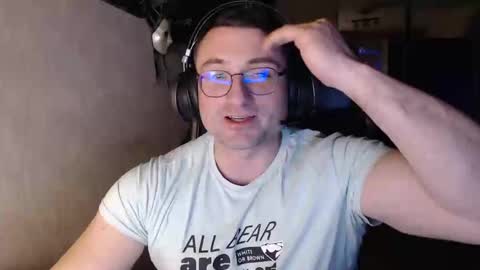 Snapshot of den_lover1 chatting on 02/24/25, 03:20 Den online show from 02/24/25, 03:20