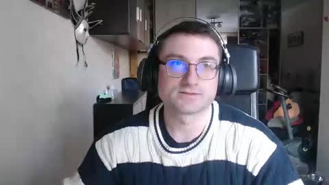 Snapshot of den_lover1 chatting on 02/28/25, 01:03 Den online show from 02/28/25, 01:03