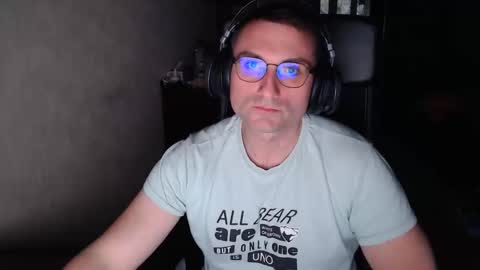 Snapshot of den_lover1 chatting on 10/19/25, 01:45 Den online show from 10/19/25, 01:45