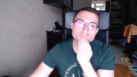 Snapshot of den_lover1 chatting on 10/21/25, 11:55 Den online show from 10/21/25, 11:55