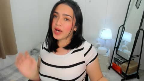 Snapshot of dencyleander chatting on 11/07/25, 09:42 Demi online show from 11/07/25, 09:42