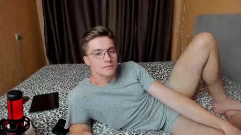 Snapshot of deni_boy99 chatting on 09/21/25, 05:36 Deni online show from 09/21/25, 05:36