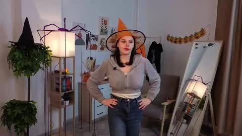 Viola online show from 10/30/25, 11:44