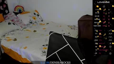 Snapshot of denisiarocks chatting on 11/09/25, 07:56 ---- ---- online show from 11/09/25, 07:56