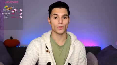 Snapshot of denlover chatting on 10/07/25, 08:33 Den online show from 10/07/25, 08:33