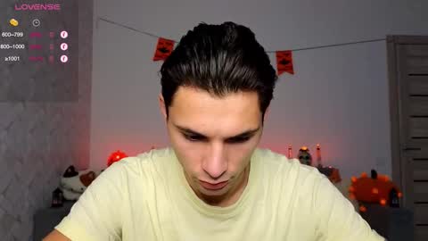 Snapshot of denlover chatting on 10/15/25, 06:46 Den online show from 10/15/25, 06:46