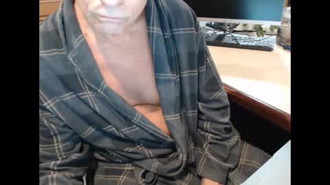 Den  Jet online show from 12/22/25, 10:34