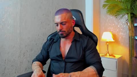 Snapshot of dennis_cox_ chatting on 01/15/25, 06:19 dennis_cox_ online show from 01/15/25, 06:19