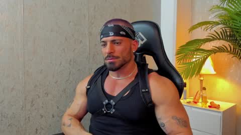 Snapshot of dennis_cox_ chatting on 01/16/25, 04:17 dennis_cox_ online show from 01/16/25, 04:17