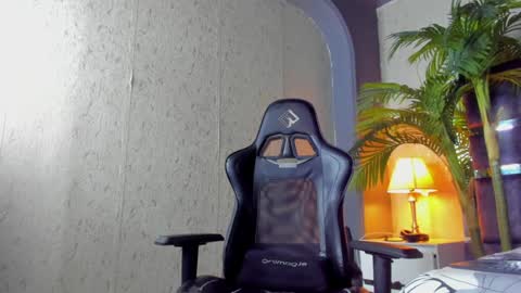 Snapshot of dennis_cox_ chatting on 01/28/25, 06:39 dennis_cox_ online show from 01/28/25, 06:39