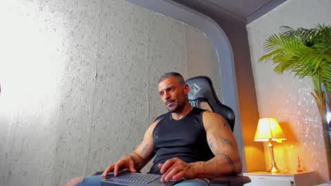 Snapshot of dennis_cox_ chatting on 02/01/25, 06:08 dennis_cox_ online show from 02/01/25, 06:08