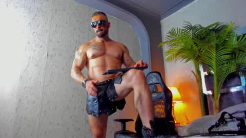 Snapshot of dennis_cox_ chatting on 02/06/25, 01:43 dennis_cox_ online show from 02/06/25, 01:43
