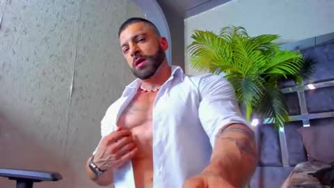 Snapshot of dennis_cox_ chatting on 03/01/25, 10:34 dennis_cox_ online show from 03/01/25, 10:34