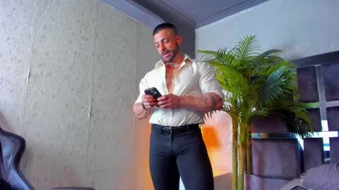Snapshot of dennis_cox_ chatting on 03/10/25, 10:04 dennis_cox_ online show from 03/10/25, 10:04