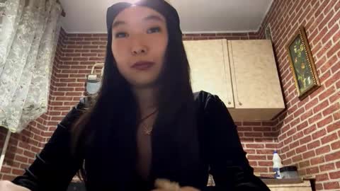 Snapshot of denysebernacchi chatting on 09/25/25, 01:26 Emma online show from 09/25/25, 01:26