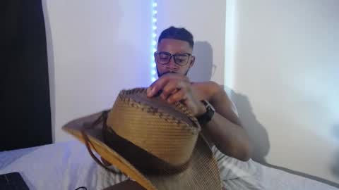 Snapshot of denzo_cornell chatting on 10/07/25, 03:04 denzo online show from 10/07/25, 03:04