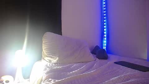 Snapshot of denzo_cornell chatting on 10/17/25, 03:10 denzo online show from 10/17/25, 03:10