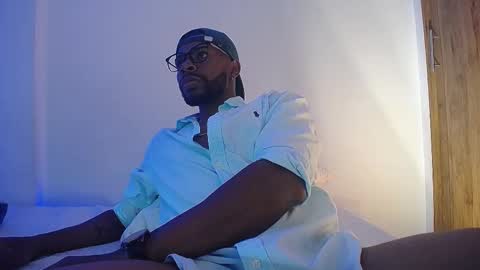 Snapshot of denzo_cornell chatting on 10/18/25, 02:36 denzo online show from 10/18/25, 02:36