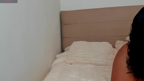 Snapshot of dephne_ chatting on 02/20/25, 02:13 Dephne online show from 02/20/25, 02:13