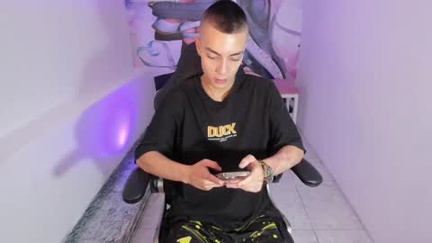 Snapshot of dereck_boy8 chatting on 11/10/25, 08:30 Dereck Boy online show from 11/10/25, 08:30