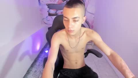 Snapshot of dereck_boy8 chatting on 11/12/25, 09:03 Dereck Boy online show from 11/12/25, 09:03