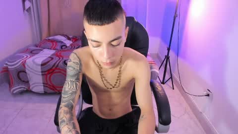 Snapshot of dereck_boyy_ chatting on 05/12/26, 04:42 Dereck Boy online show from 05/12/26, 04:42