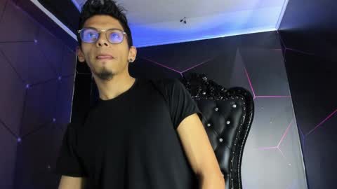 Dereck online show from 05/04/26, 03:57