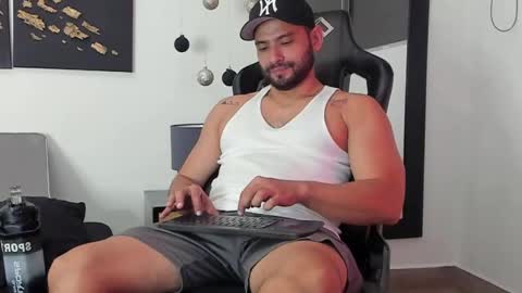 Dereck Vega online show from 12/19/24, 01:07