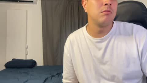 Snapshot of dereckbrownn chatting on 01/06/25, 04:04 Dereck online show from 01/06/25, 04:04