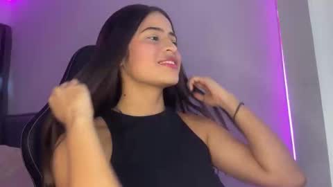 Snapshot of dereckbrownn chatting on 09/26/25, 02:43 Dereck online show from 09/26/25, 02:43