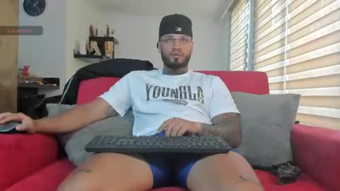 Snapshot of dereckgreen chatting on 06/19/26, 06:23 dereckgreen online show from 06/19/26, 06:23