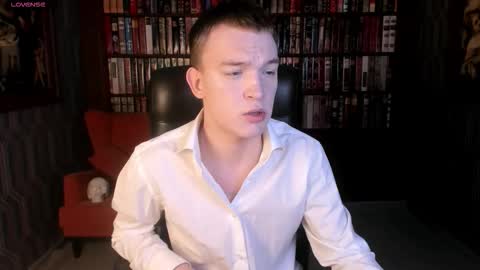 Snapshot of derek_banville chatting on 11/14/25, 08:07 Derek online show from 11/14/25, 08:07