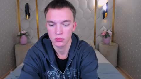 Snapshot of derek_banville chatting on 11/18/25, 01:04 Derek online show from 11/18/25, 01:04