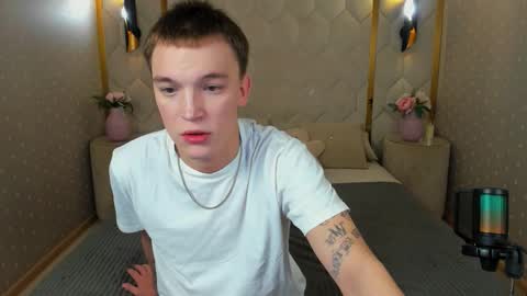 Snapshot of derek_banville chatting on 11/28/25, 01:36 Derek online show from 11/28/25, 01:36