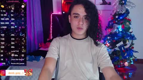 Snapshot of derek_greyy_ chatting on 12/26/24, 10:20 derek grey online show from 12/26/24, 10:20