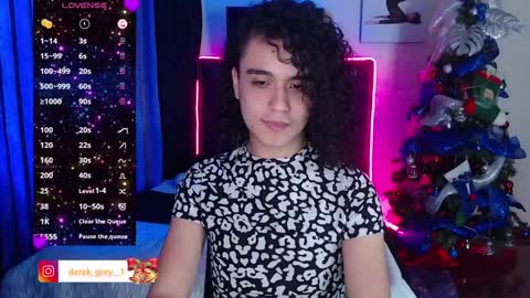 Snapshot of derek_greyy_ chatting on 01/04/25, 12:37 derek grey online show from 01/04/25, 12:37