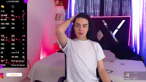 Snapshot of derek_greyy_ chatting on 03/10/25, 04:14 derek grey online show from 03/10/25, 04:14