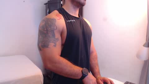 Snapshot of derek_group chatting on 12/19/24, 01:28 Derek online show from 12/19/24, 01:28