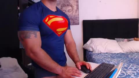 Snapshot of derek_group chatting on 03/05/25, 11:16 Derek online show from 03/05/25, 11:16