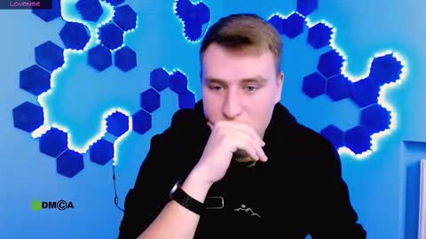 derek_hawk_ online show from 12/03/25, 09:51