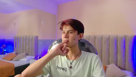 derek_sinn online show from 05/22/26, 08:14