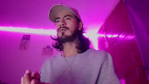Snapshot of derek_smoke chatting on 07/25/26, 05:05 Derek smit online show from 07/25/26, 05:05