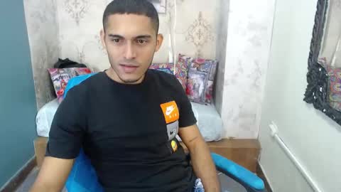 Snapshot of derek_storm_ chatting on 09/26/25, 02:59 D E R E K online show from 09/26/25, 02:59