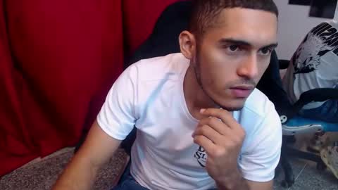 Snapshot of derek_storm_ chatting on 09/28/25, 03:01 D E R E K online show from 09/28/25, 03:01